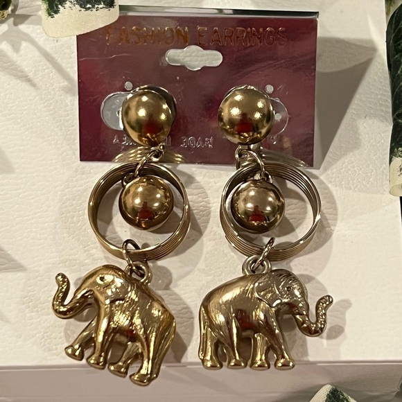 VINTAGE fashion jewelry/elephant earrings - Picture 2 of 7